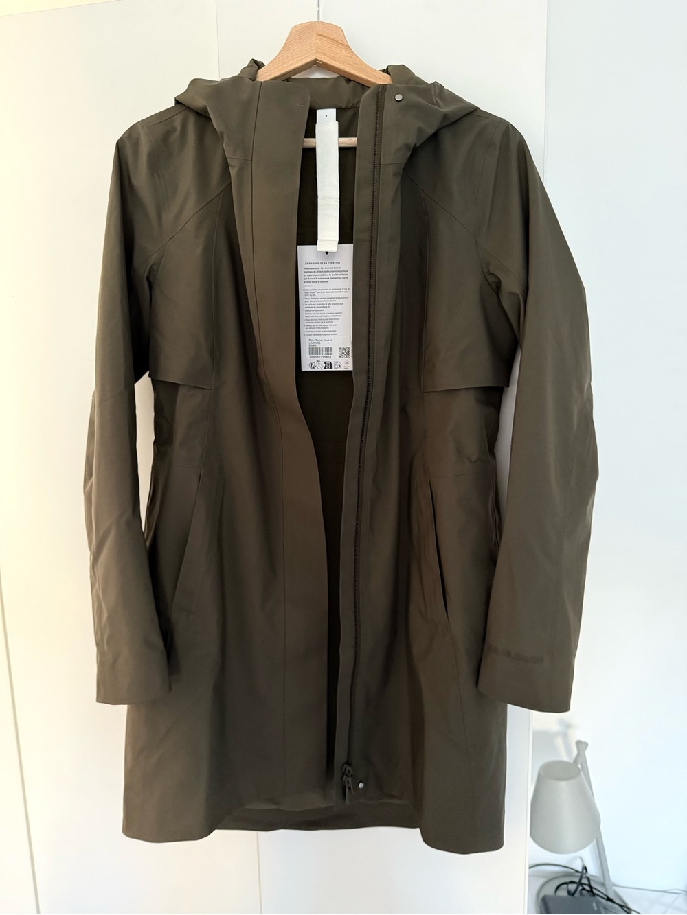 NWT Lululemon Rain Rebel Jacket Olive Brown Sz 4